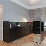 Rog *